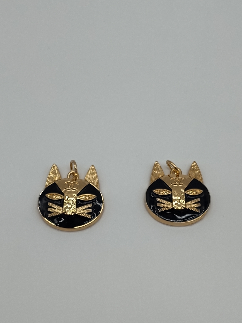 CHANEL Vintage Cat Face Enamel Zipper Pull Charm Set 2 Black Gold Collector